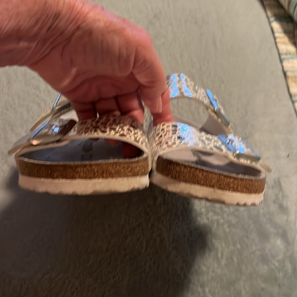 Sz 40 Birkenstock sandals - Picture 6 of 8